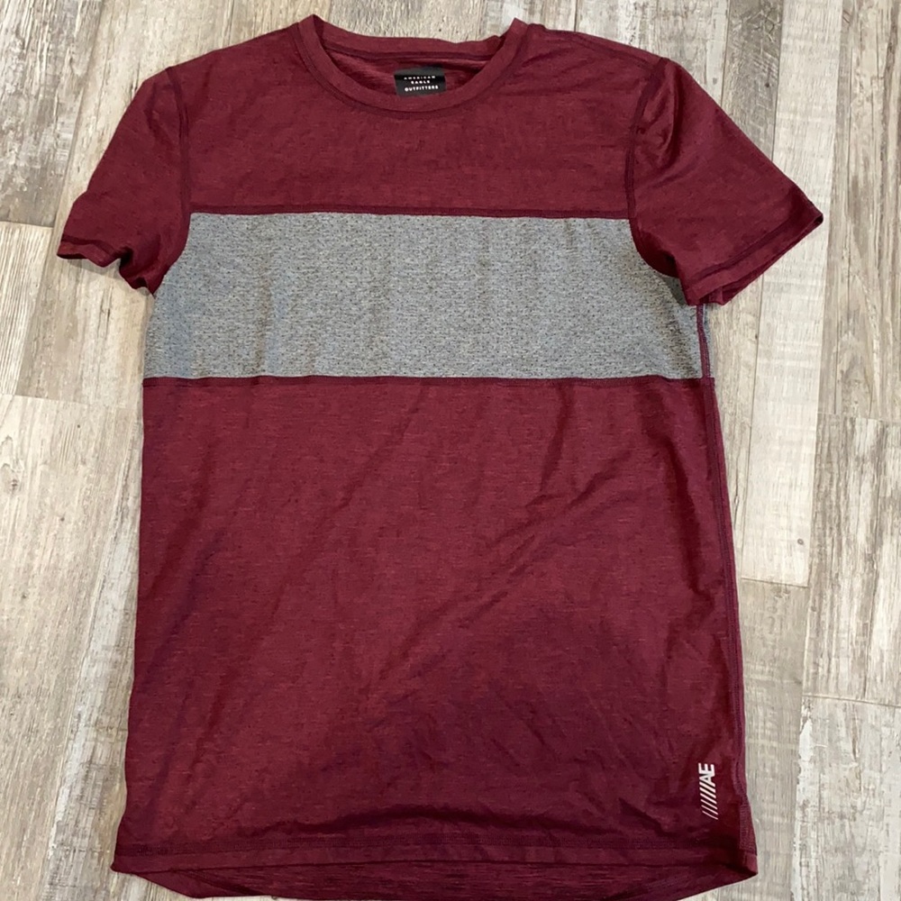 American Eagle short sleeve